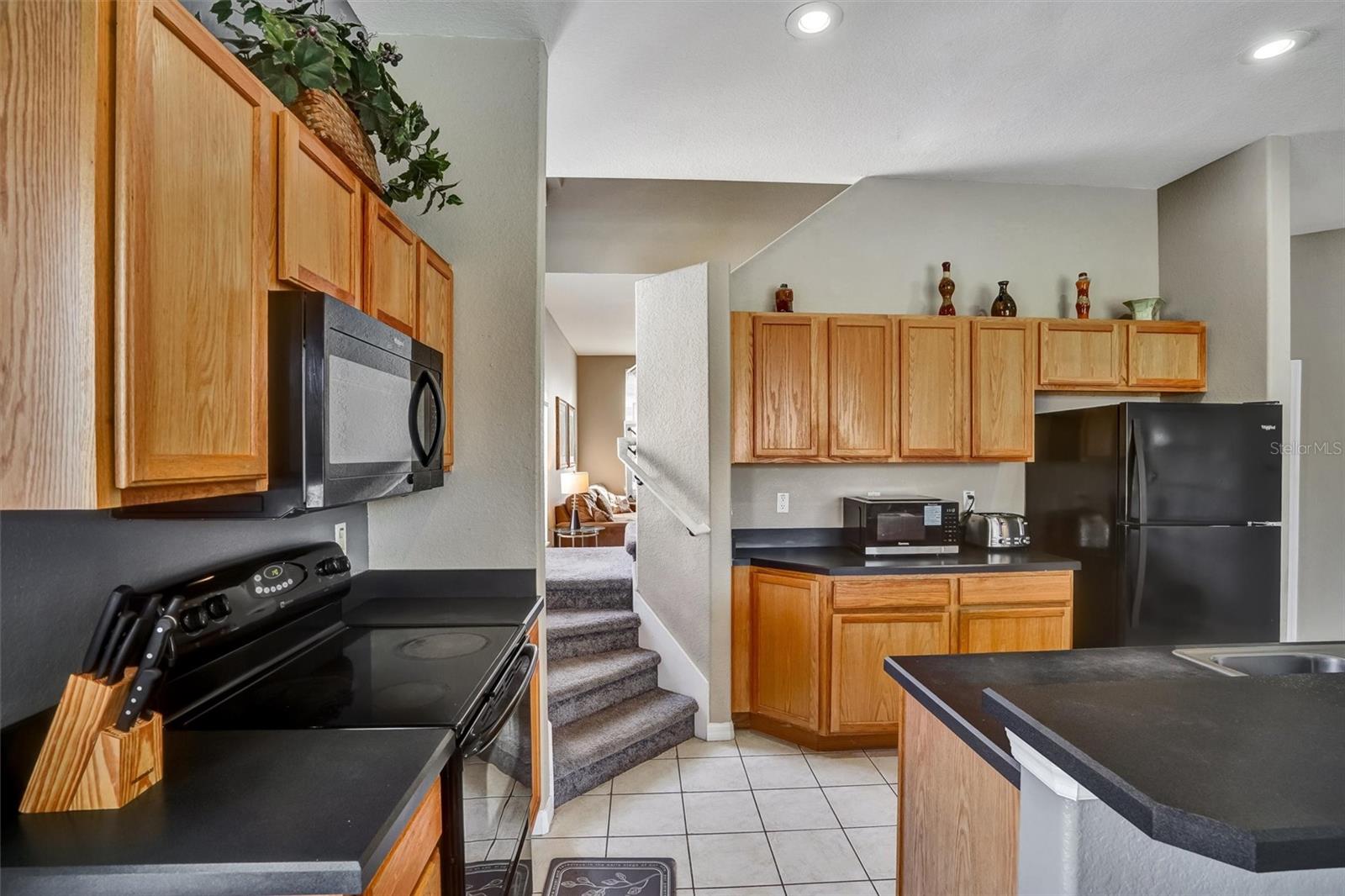 Image 12 of 33 For 359 Vizcay Way