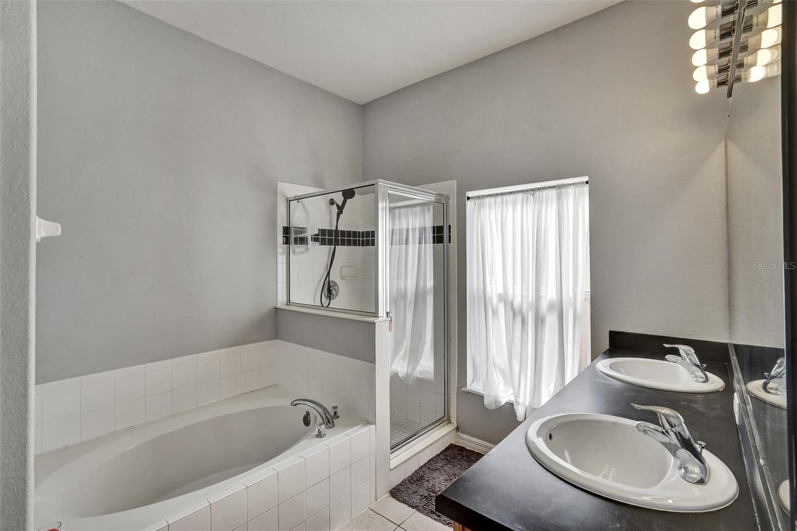 Image 20 of 33 For 359 Vizcay Way