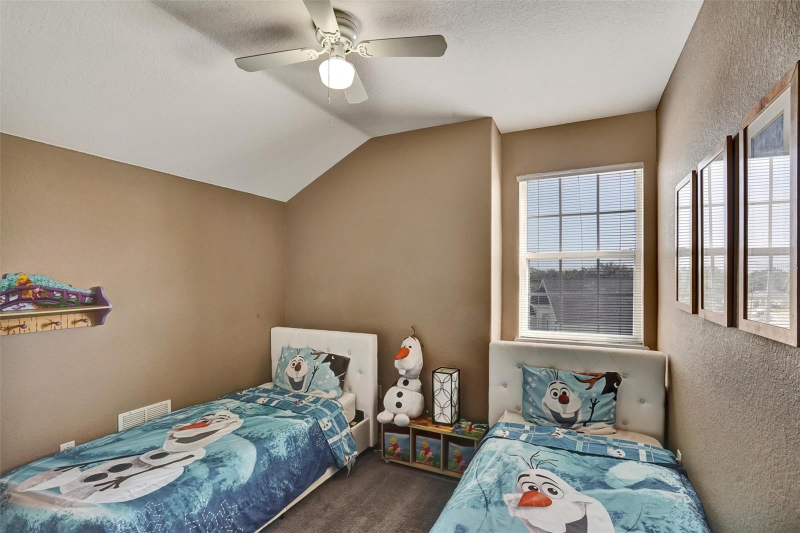 Image 22 of 33 For 359 Vizcay Way