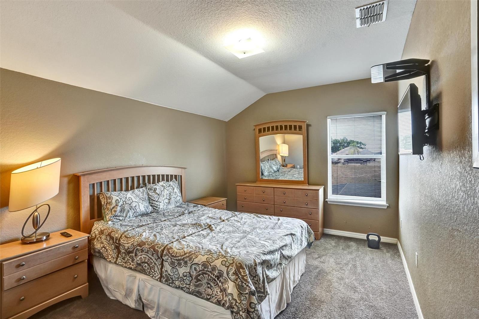 Image 27 of 33 For 359 Vizcay Way