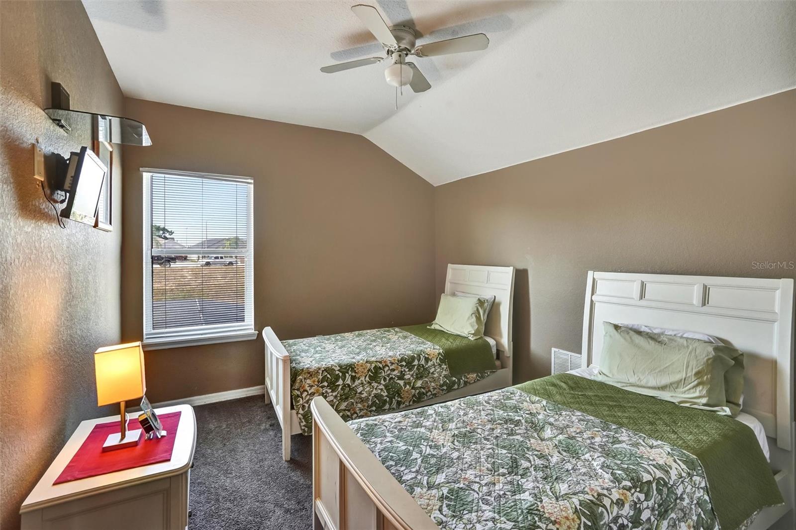 Image 28 of 33 For 359 Vizcay Way