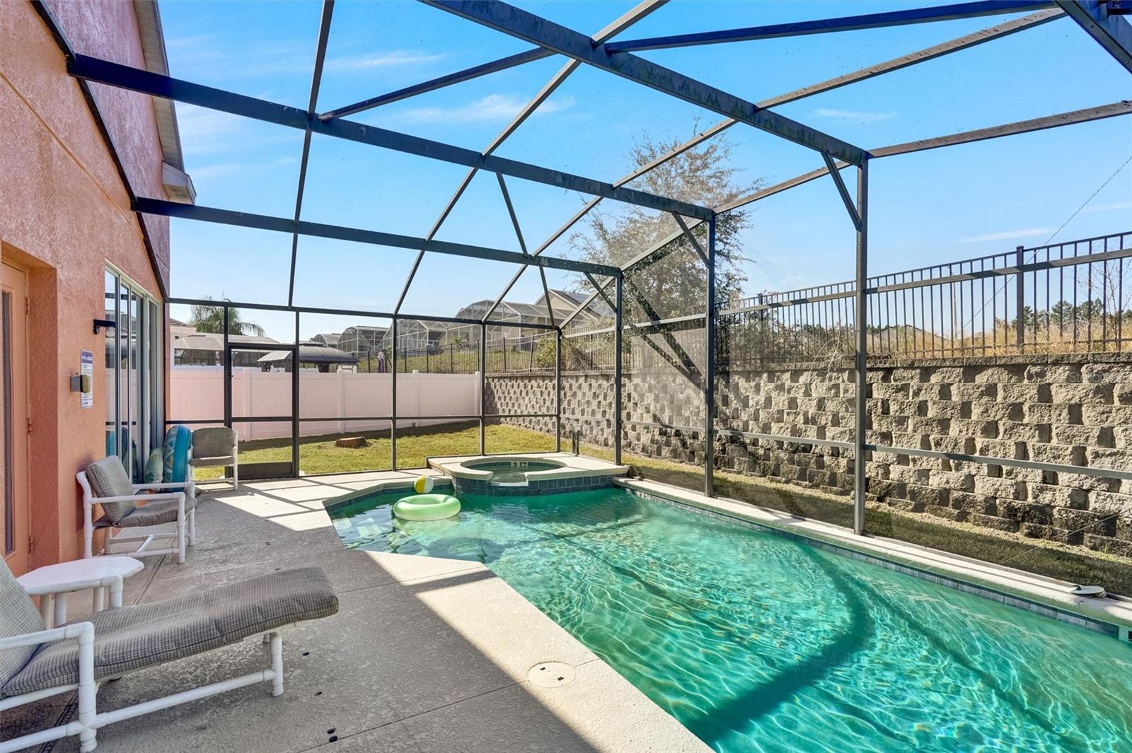 Image 29 of 33 For 359 Vizcay Way