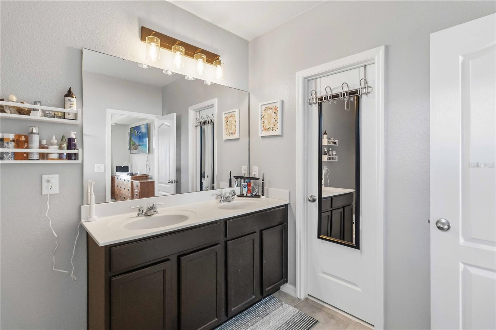 Image 22 of 36 For 6560 Goldenrod Road 79c