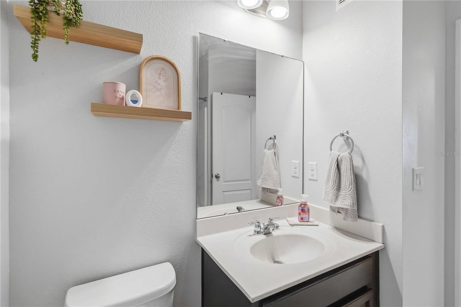 Image 27 of 36 For 6560 Goldenrod Road 79c