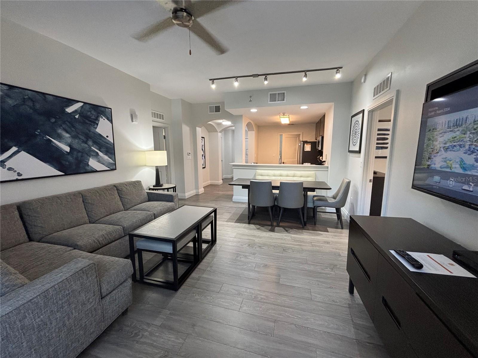 Image 18 of 34 For 14501 Grove Resort Avenue 3304