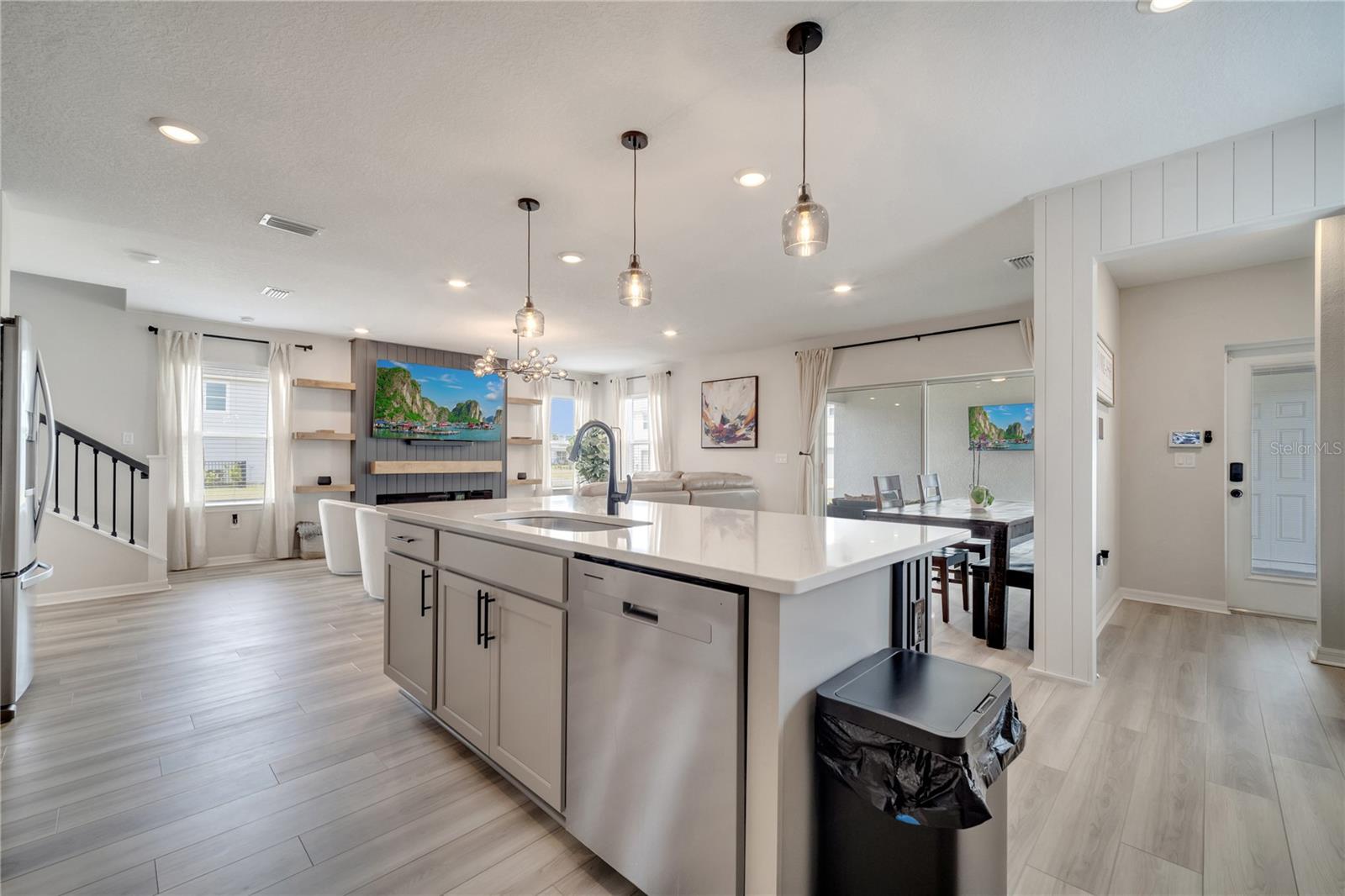 Image 17 of 59 For 10836 Waterwood Alley