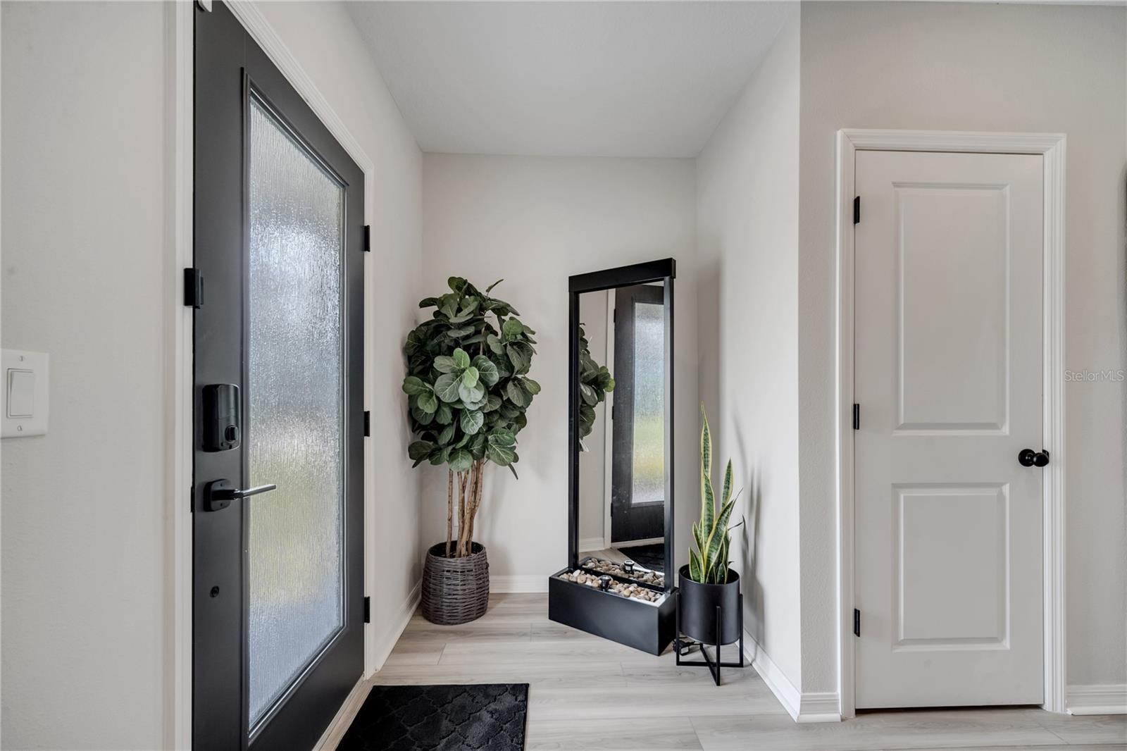 Image 4 of 59 For 10836 Waterwood Alley