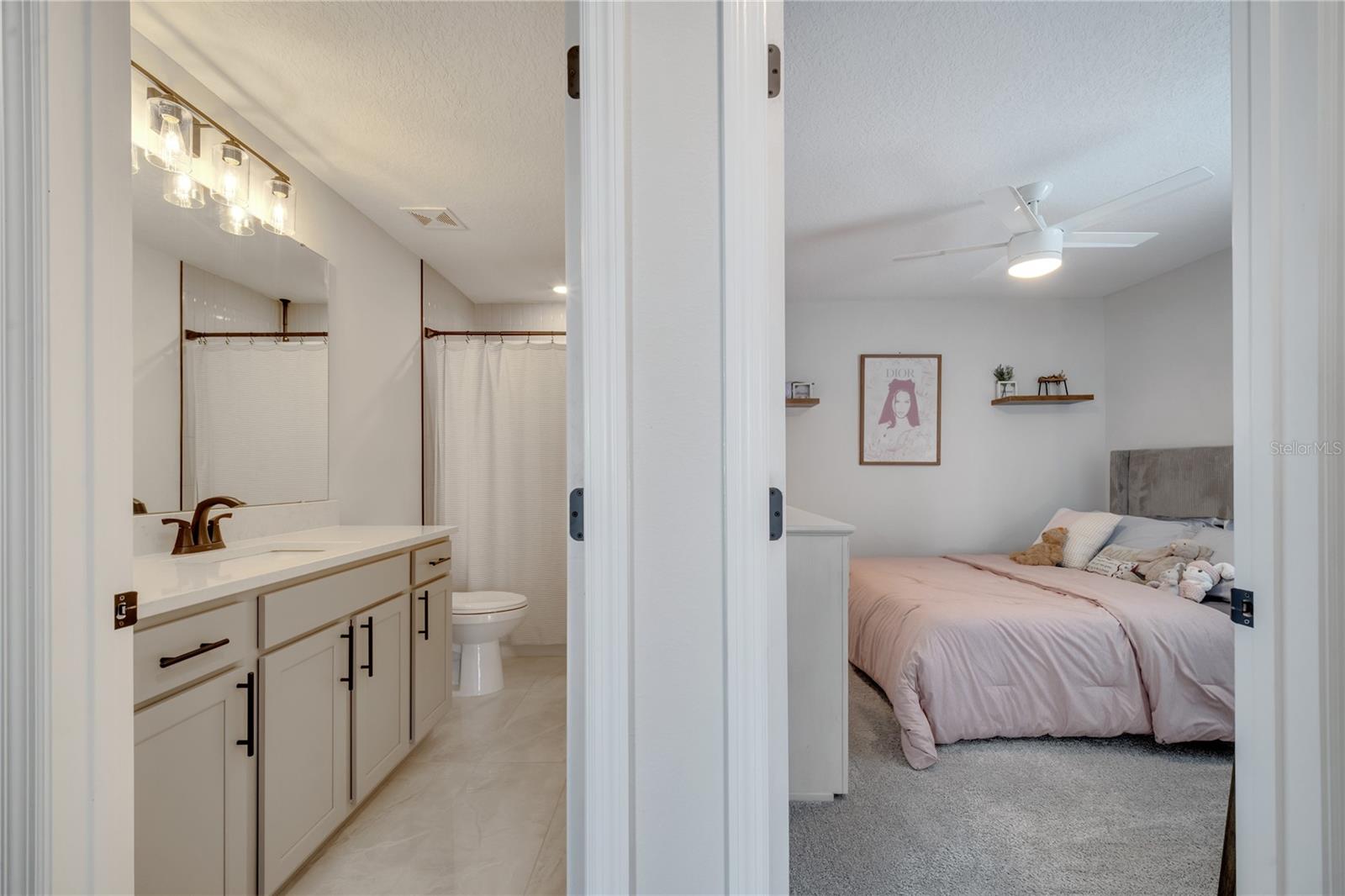 Image 43 of 59 For 10836 Waterwood Alley