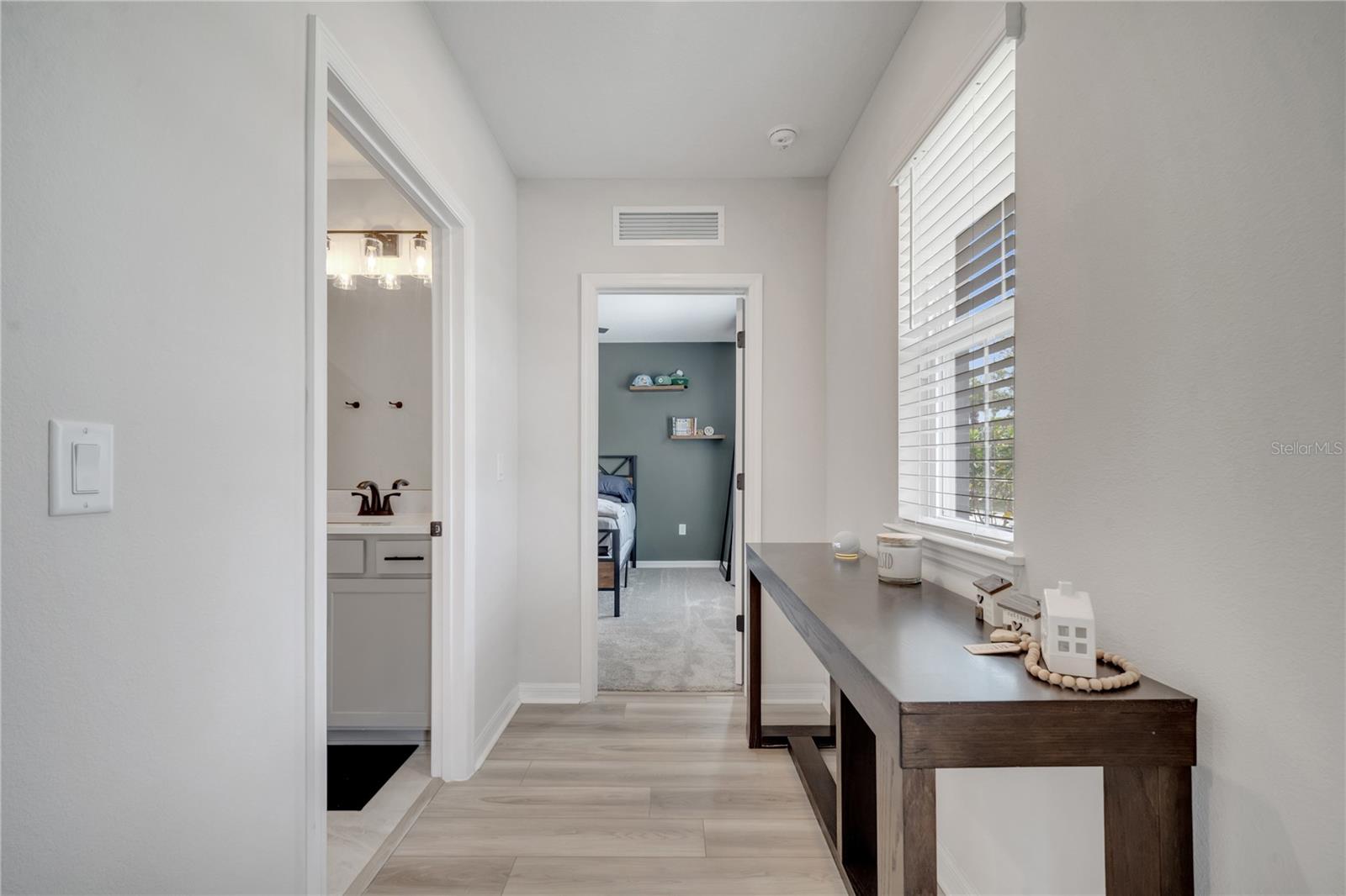 Image 7 of 59 For 10836 Waterwood Alley