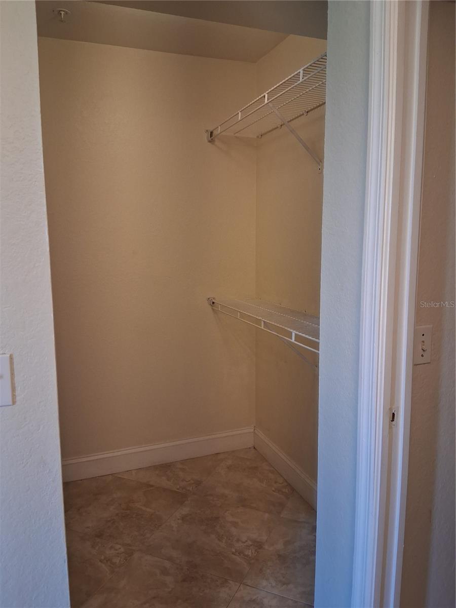 Image 14 of 35 For 13827 Fairway Island Dr.  1213