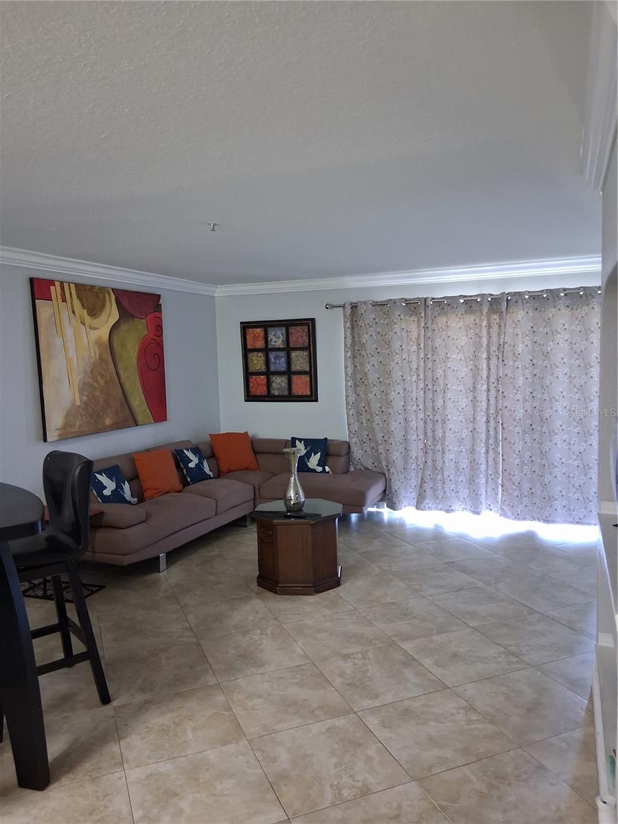 Image 5 of 35 For 13827 Fairway Island Dr.  1213