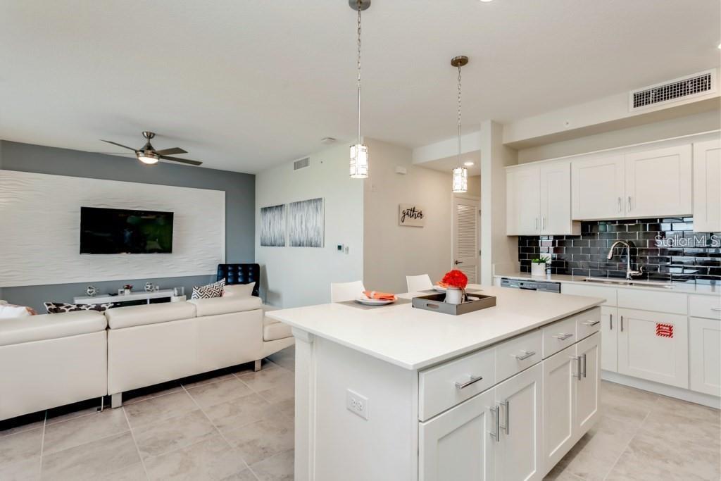 Image 2 of 37 For 3111 Paradox Circle 307