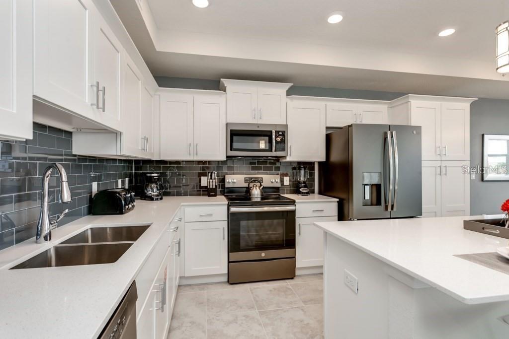 Image 3 of 37 For 3111 Paradox Circle 307