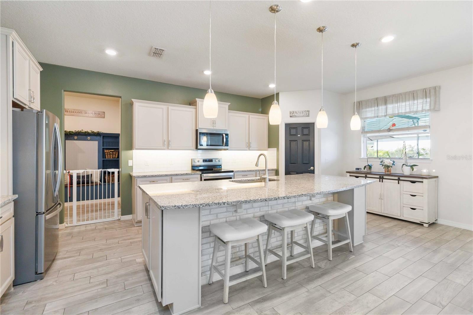 Image 13 of 60 For 2323 Nuthatch St