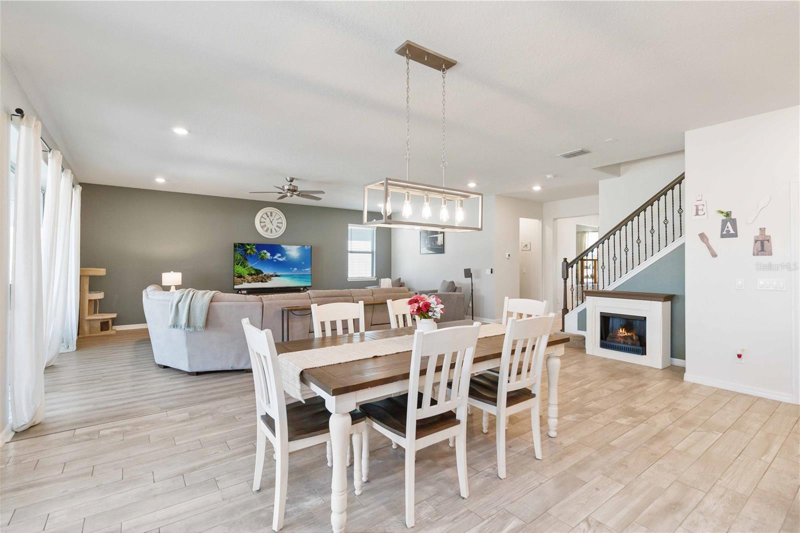 Image 15 of 60 For 2323 Nuthatch St