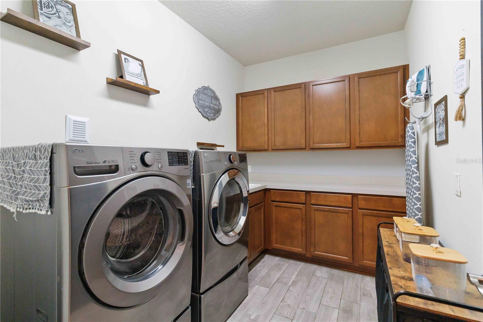 Image 24 of 60 For 2323 Nuthatch St