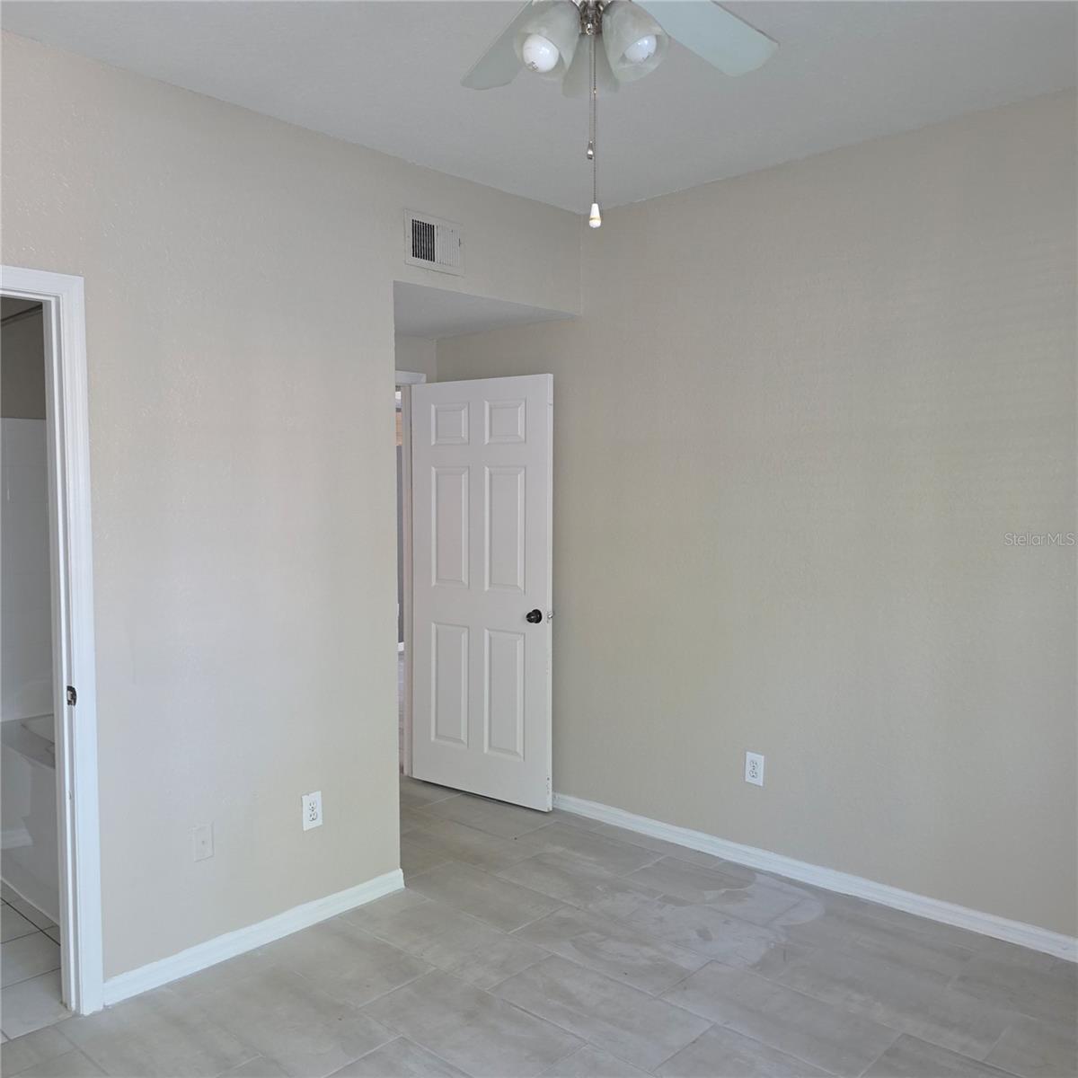 Image 7 of 10 For 6404 Raleigh Street 2301