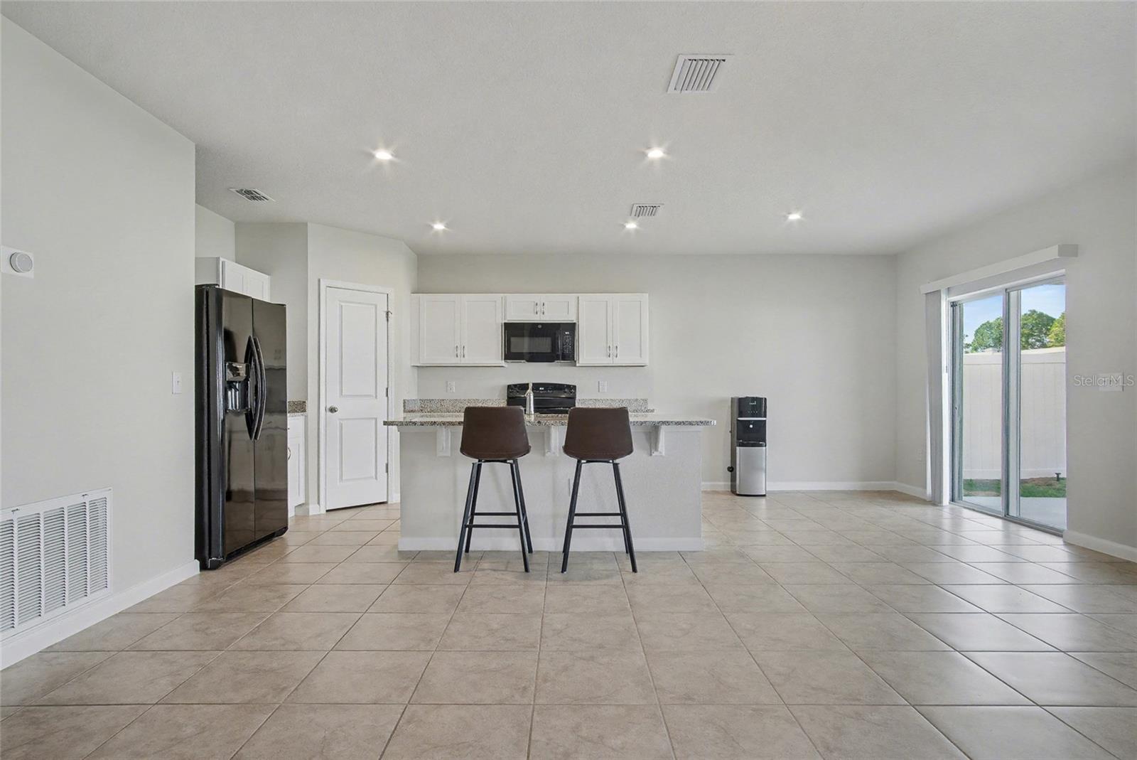 Image 5 of 28 For 1371 Madison Circle