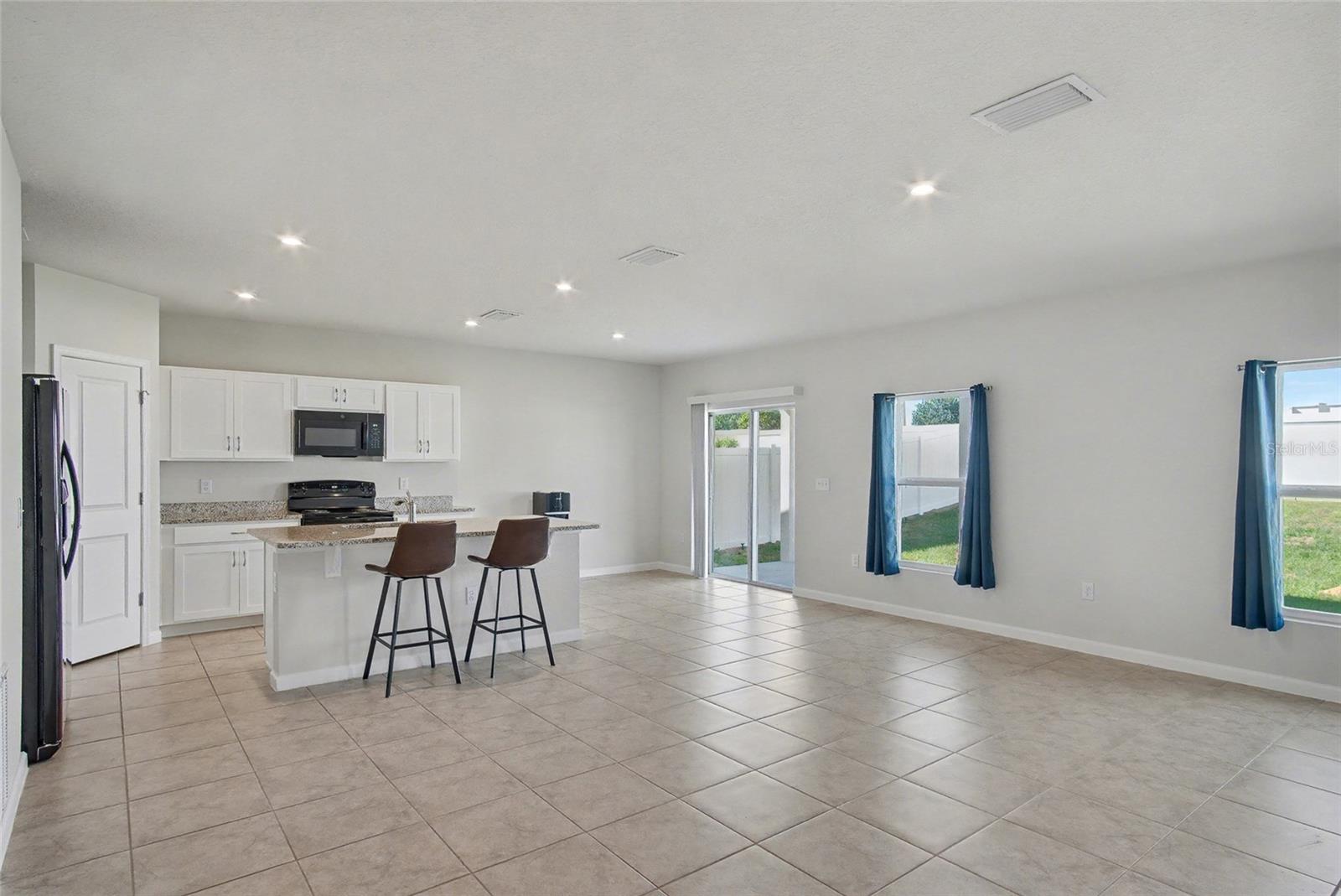 Image 8 of 28 For 1371 Madison Circle