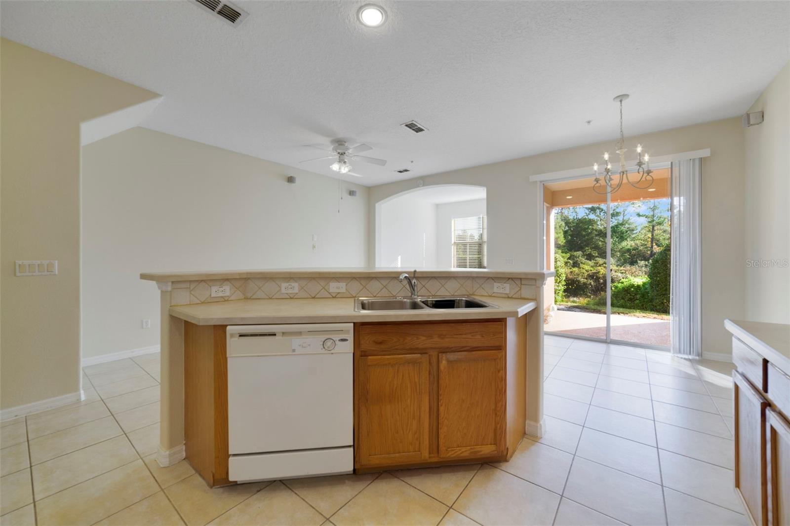 Image 7 of 27 For 851 Assembly Court