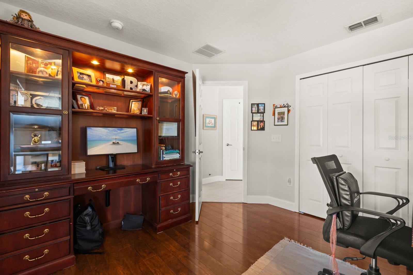 Image 21 of 48 For 3050 Mandolin Drive