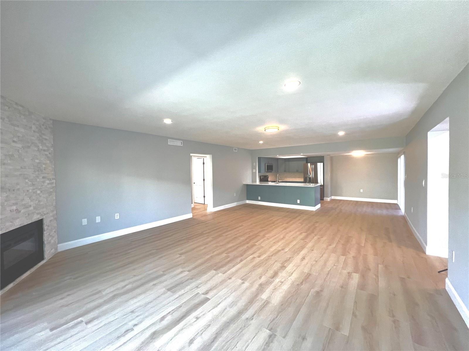 Image 12 of 29 For 7550 Sunshine Skyway Lane S P11