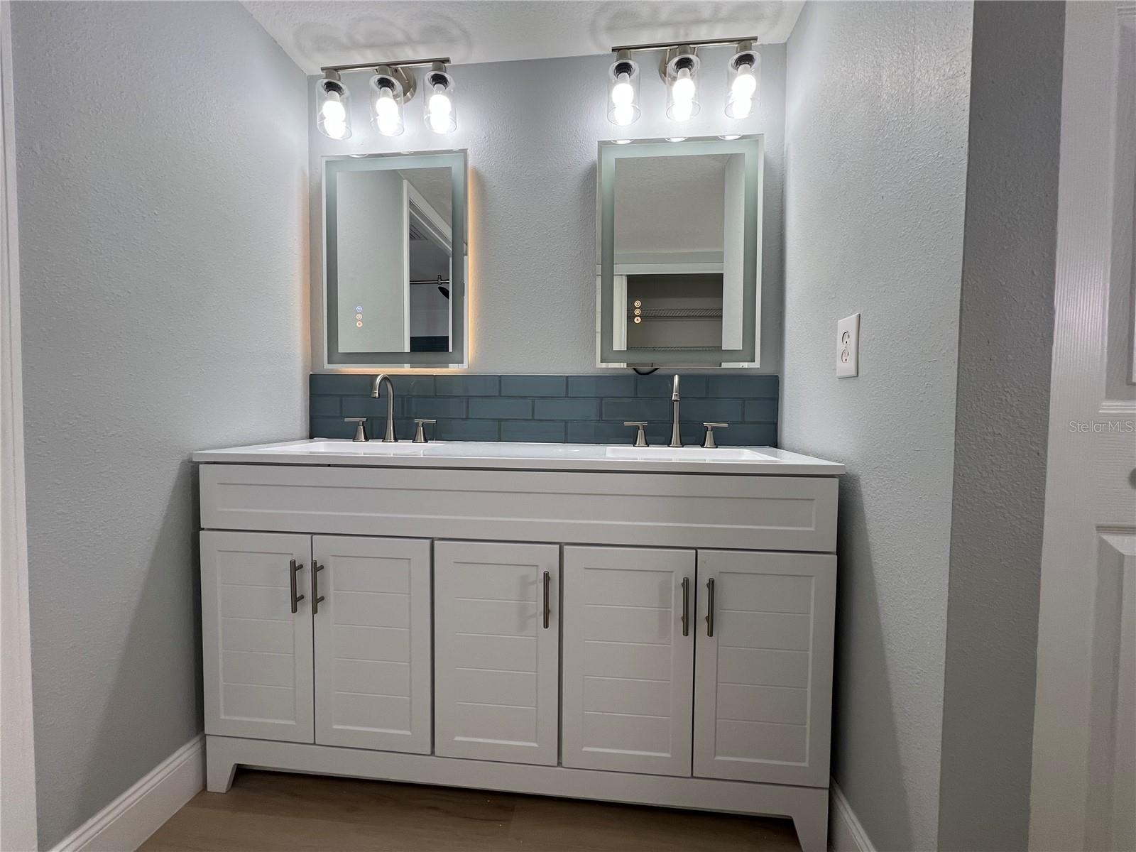 Image 15 of 29 For 7550 Sunshine Skyway Lane S P11