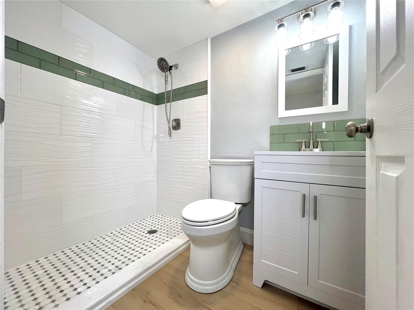 Image 19 of 29 For 7550 Sunshine Skyway Lane S P11