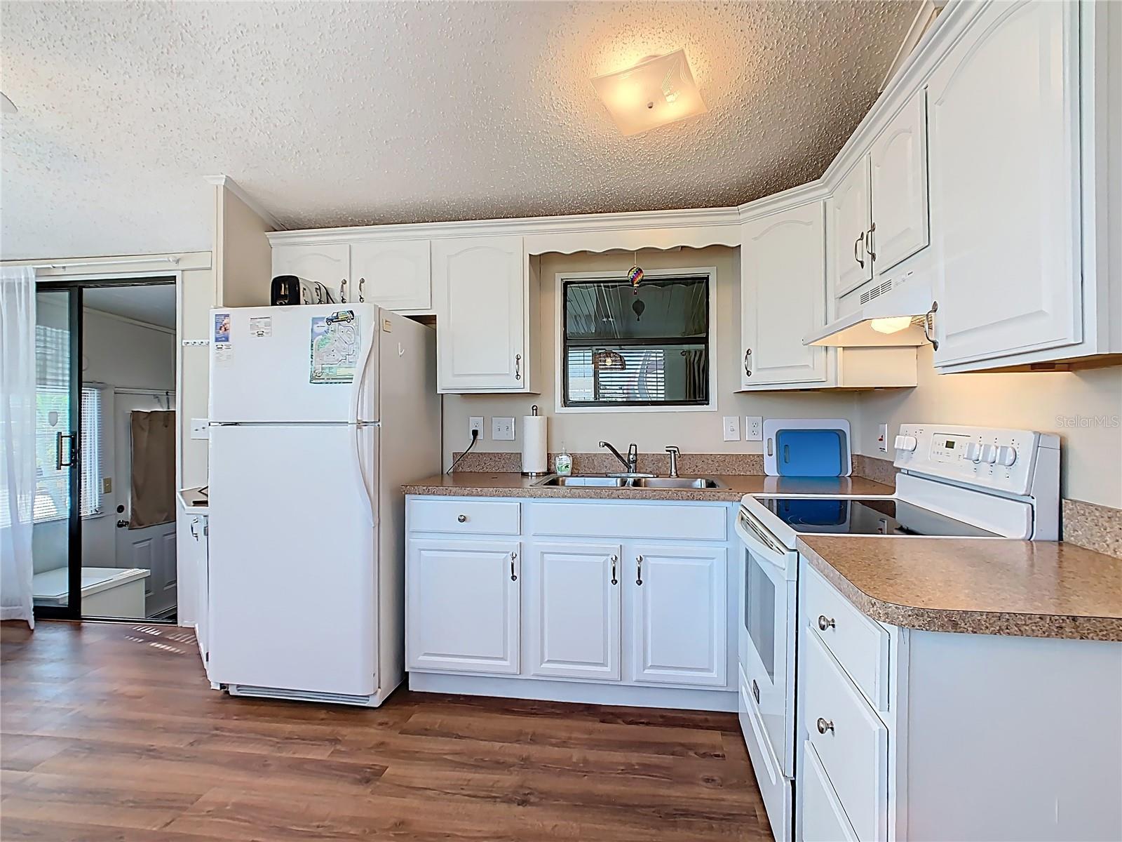 Image 3 of 27 For 9000 Us Hwy 192  105