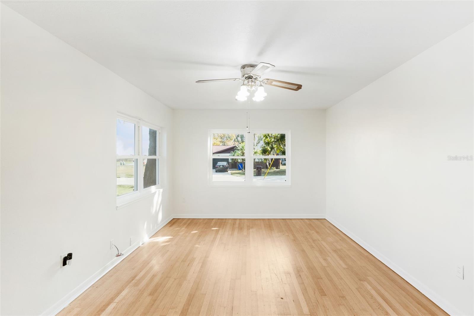 Listing photo id 9 for 1801 Lakeshore Boulevard