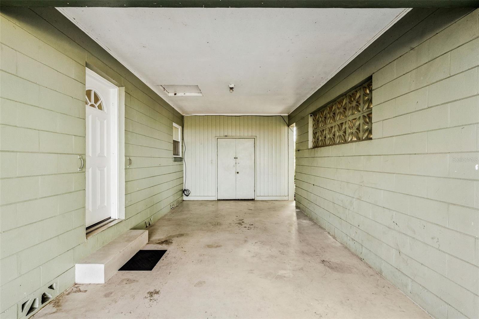 Listing photo id 20 for 1801 Lakeshore Boulevard