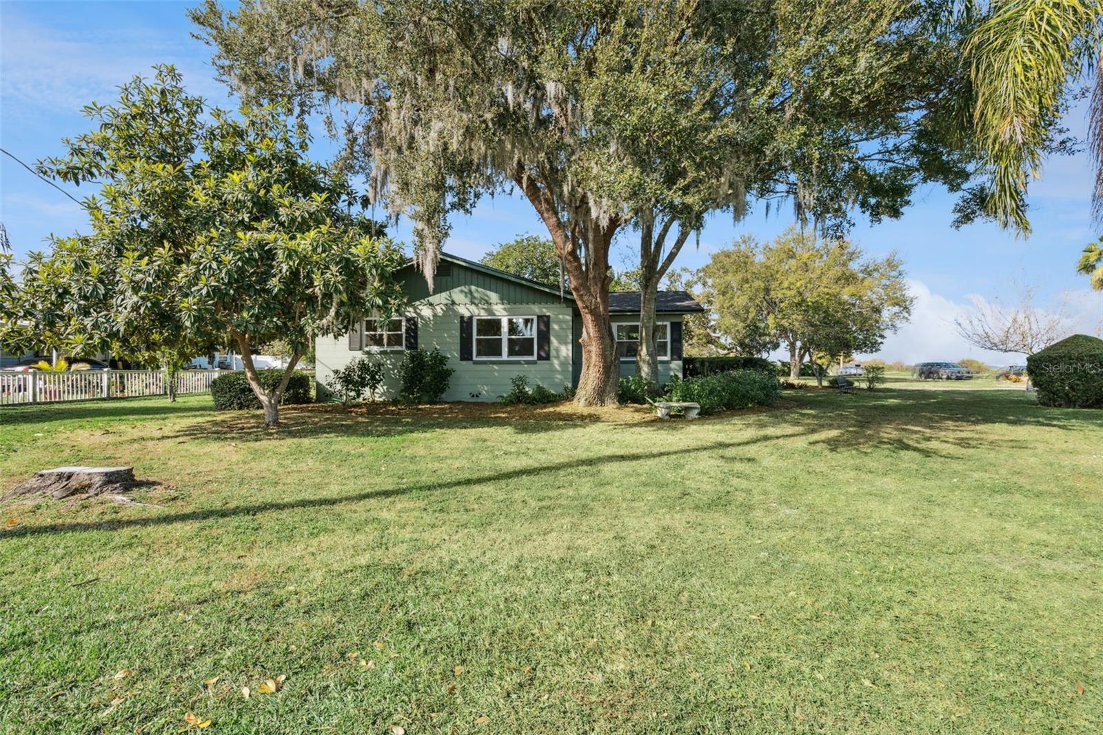 Listing photo id 22 for 1801 Lakeshore Boulevard