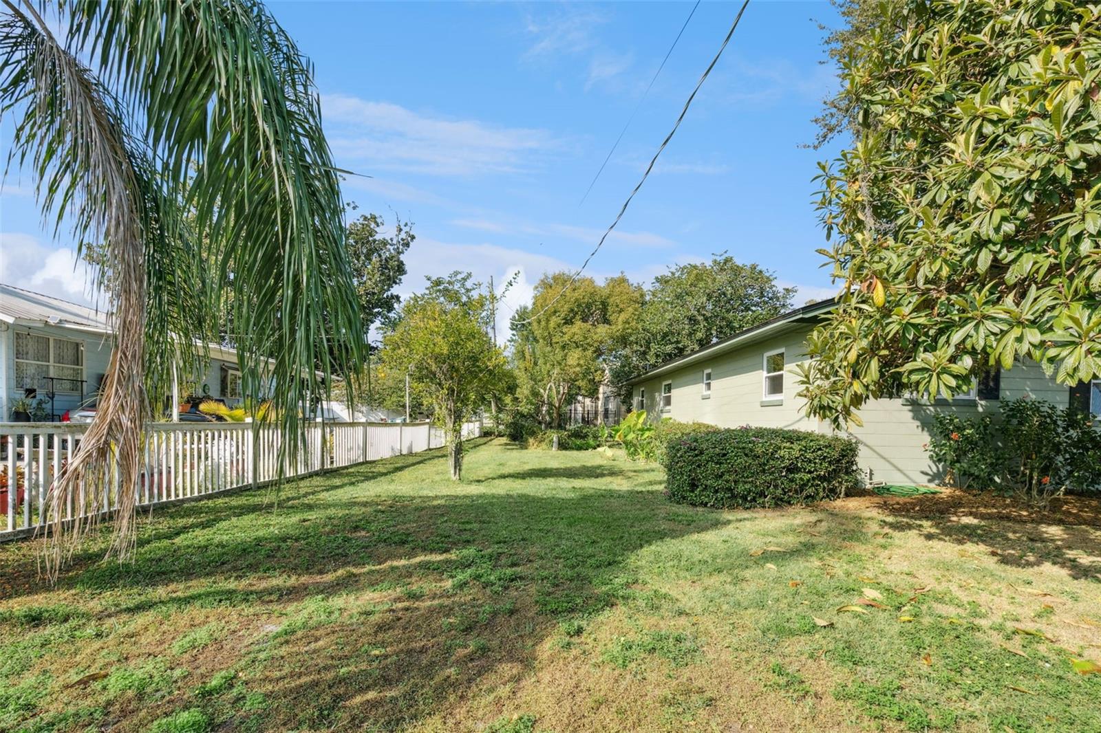 Listing photo id 23 for 1801 Lakeshore Boulevard