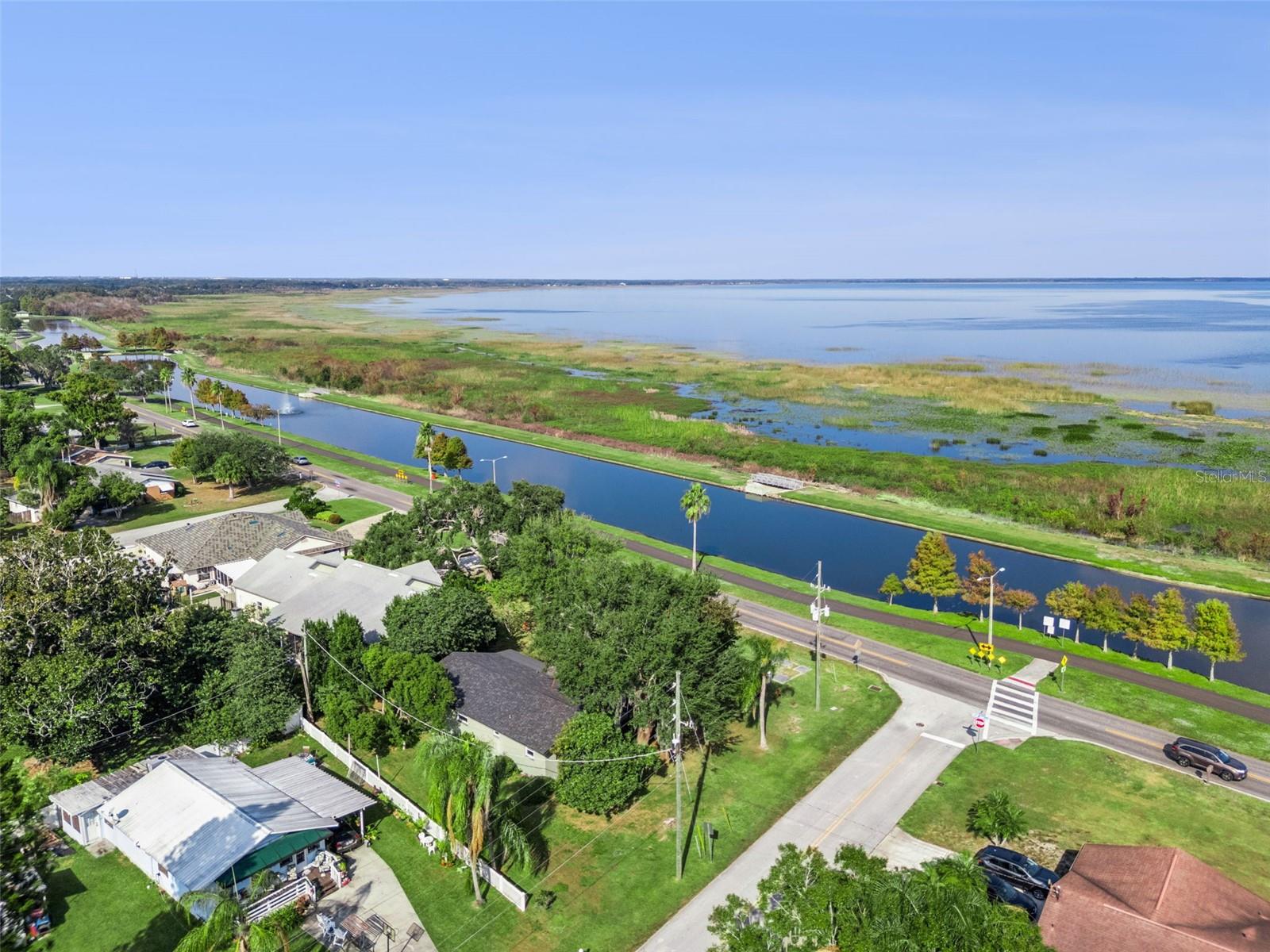 Listing photo id 28 for 1801 Lakeshore Boulevard