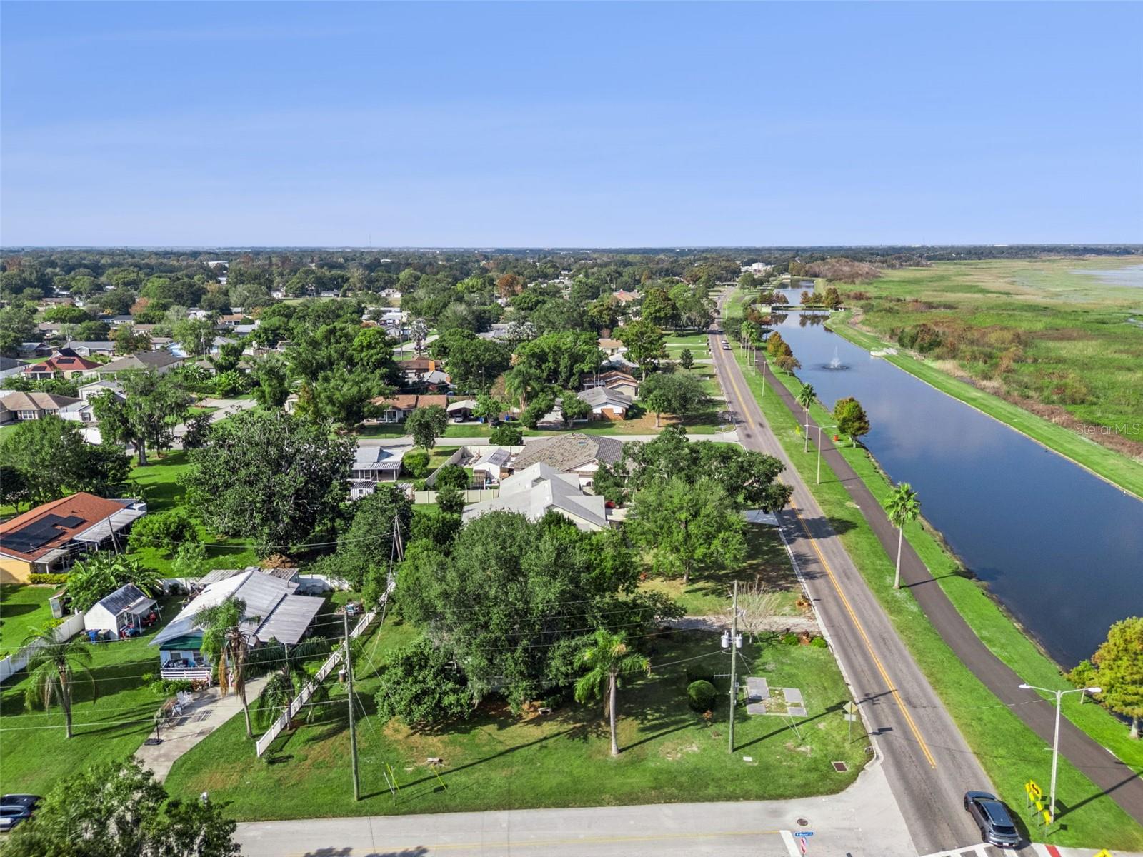 Listing photo id 30 for 1801 Lakeshore Boulevard