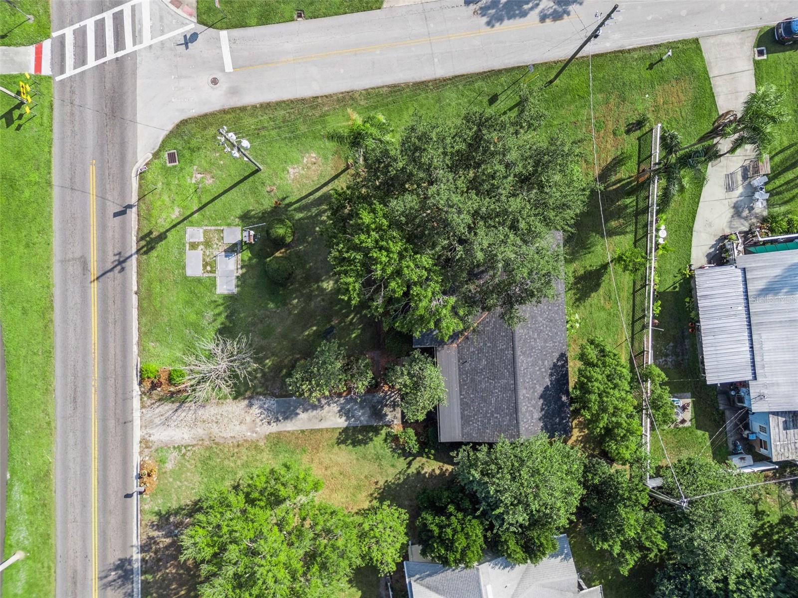 Listing photo id 33 for 1801 Lakeshore Boulevard