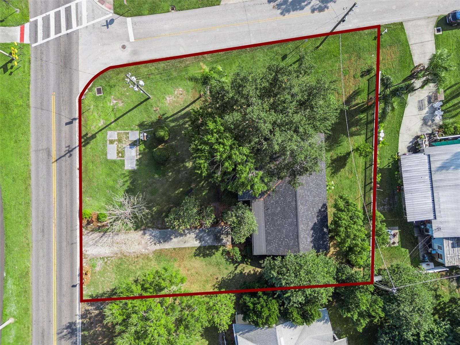 Listing photo id 34 for 1801 Lakeshore Boulevard