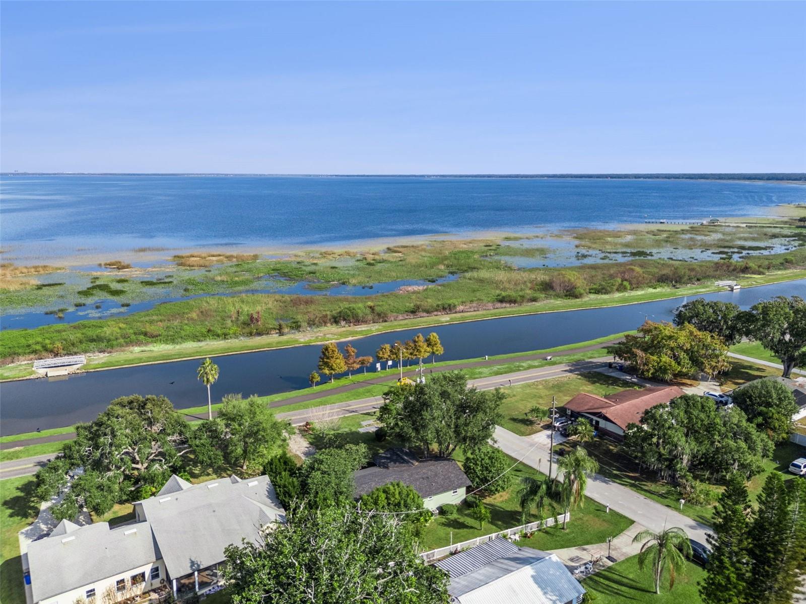 Listing photo id 39 for 1801 Lakeshore Boulevard