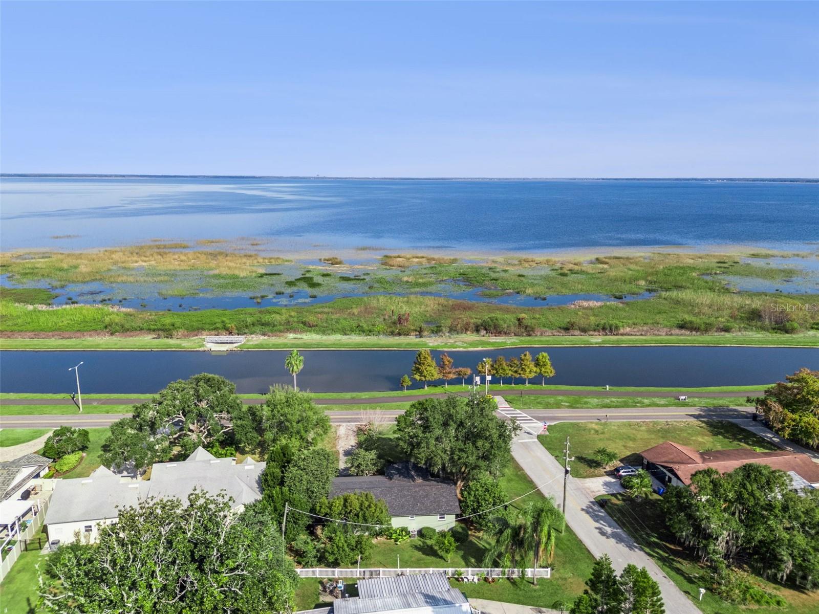 Listing photo id 40 for 1801 Lakeshore Boulevard