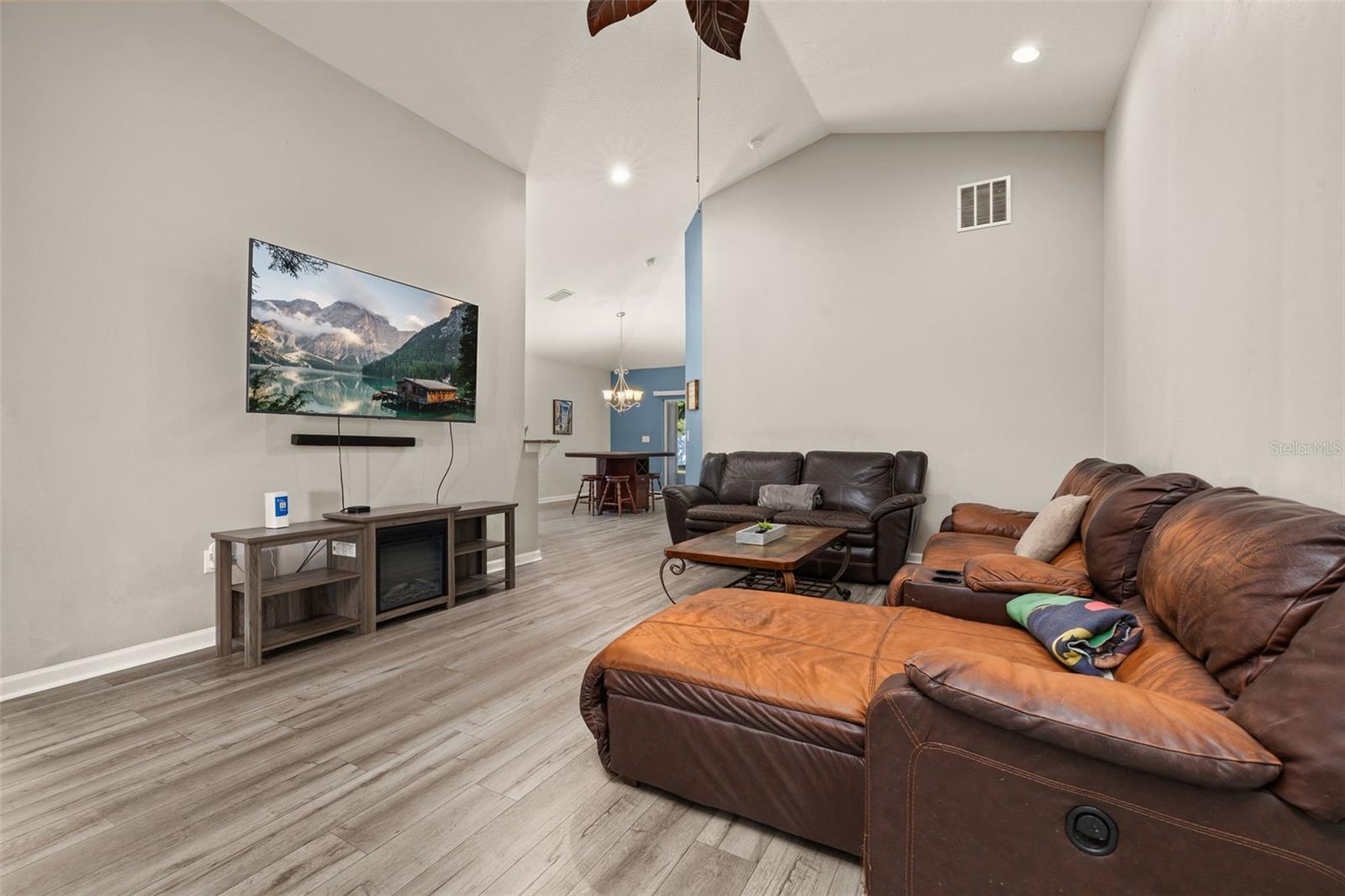 Image 15 of 61 For 3511 Joslin Way