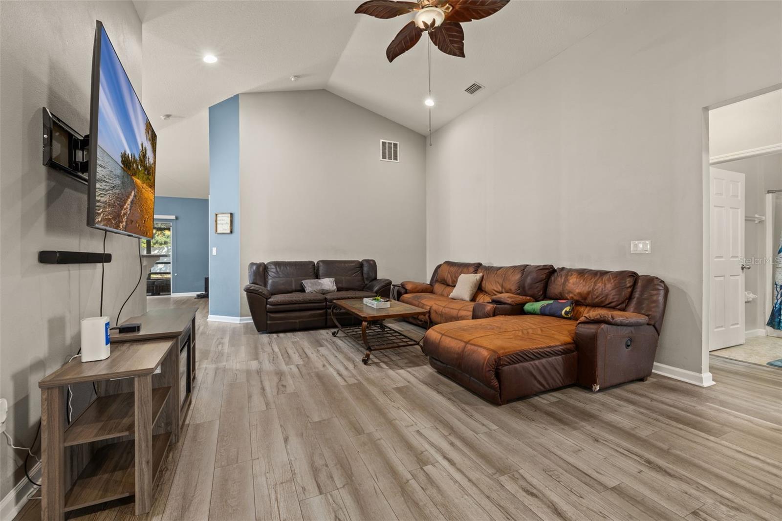 Image 17 of 61 For 3511 Joslin Way