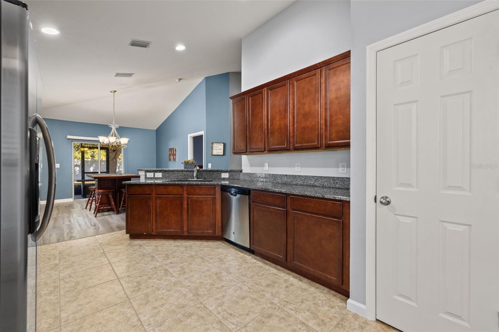 Image 24 of 61 For 3511 Joslin Way