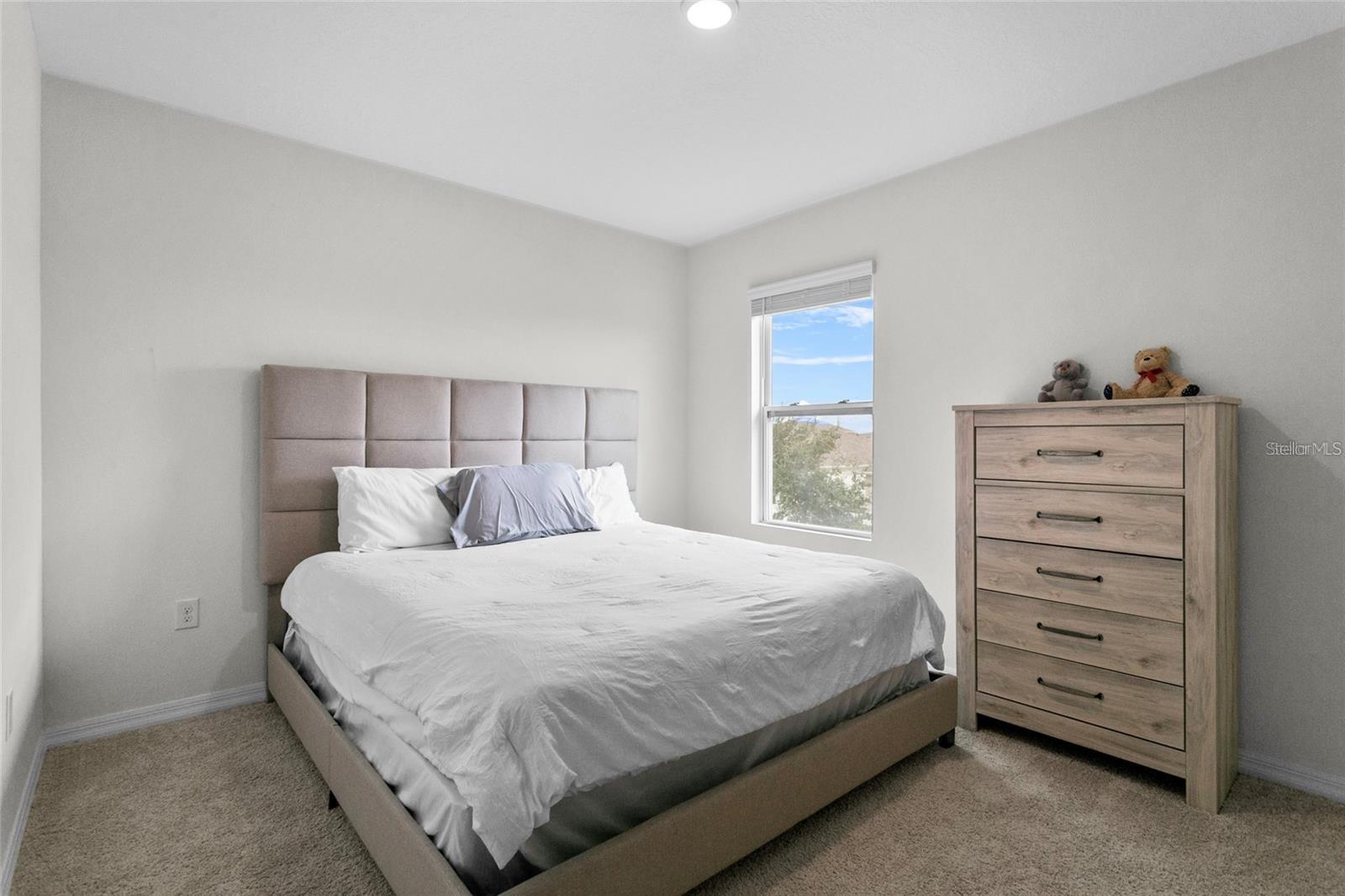 Image 15 of 27 For 1872 Rustic Falls Drive