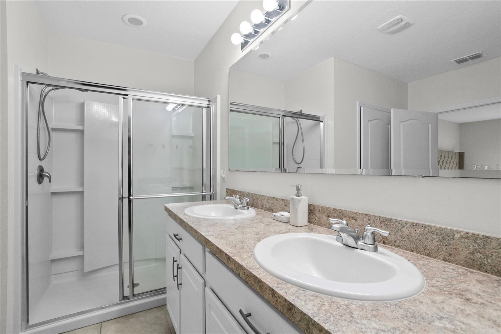 Image 18 of 27 For 1872 Rustic Falls Drive