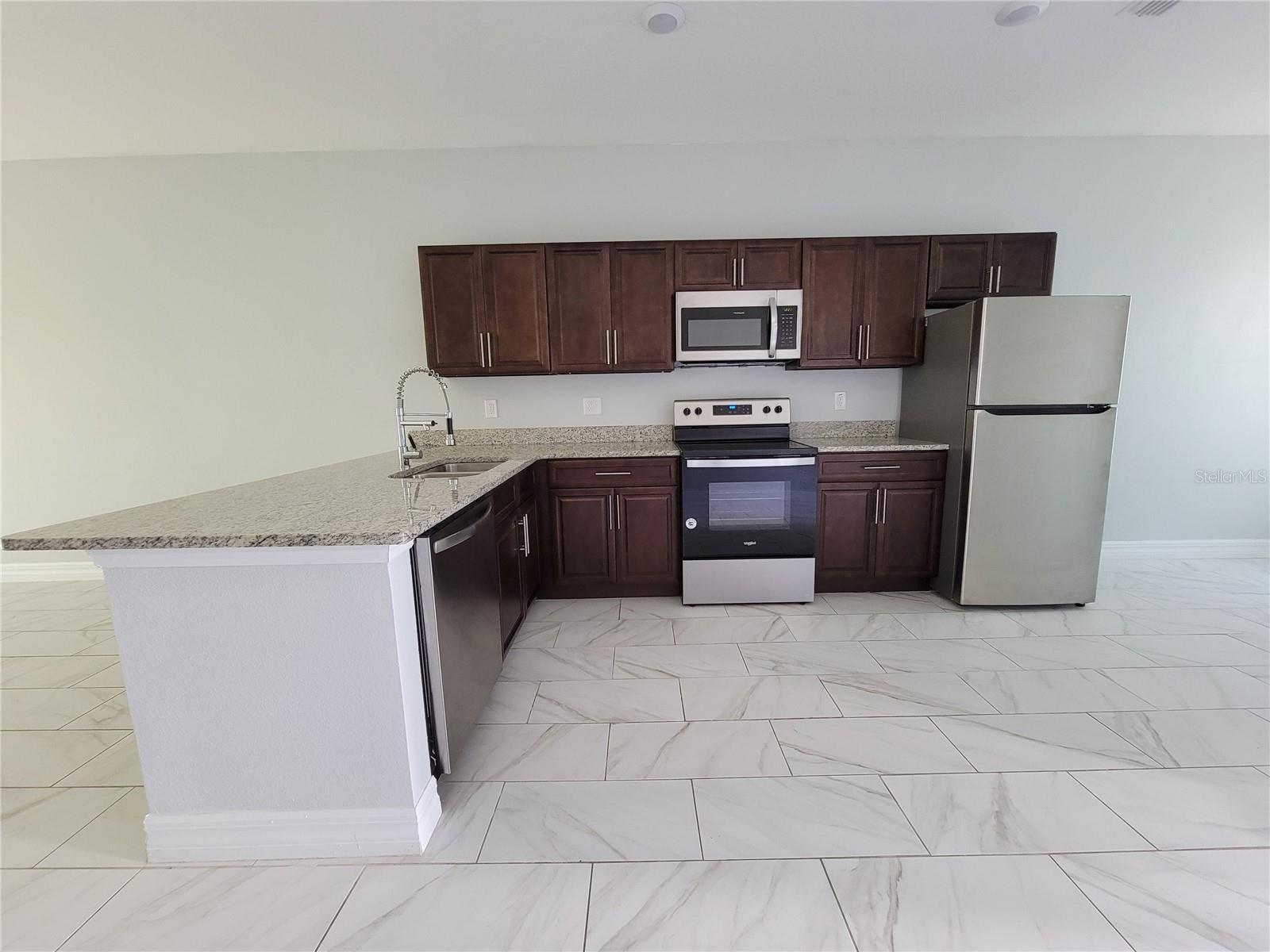 Image 7 of 10 For 754 Mink Court