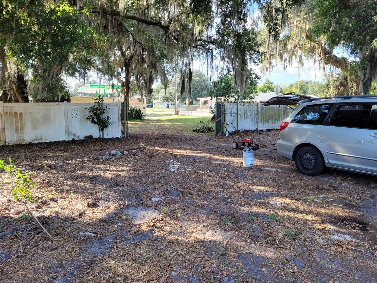 Image 4 of 12 For 732 Broadway Street