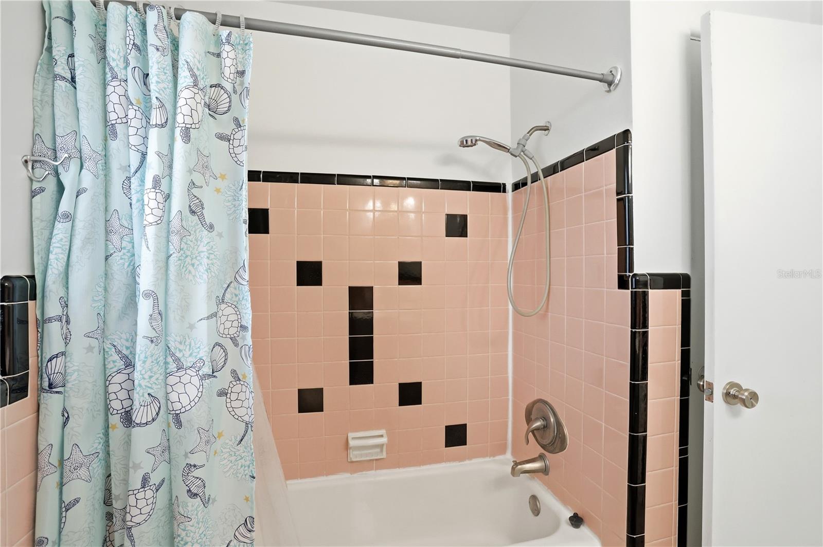 Image 19 of 39 For 225 Pomelo Street