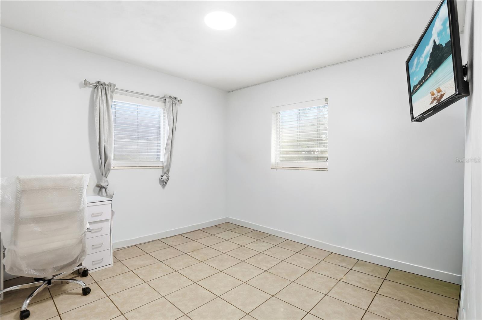 Image 20 of 39 For 225 Pomelo Street