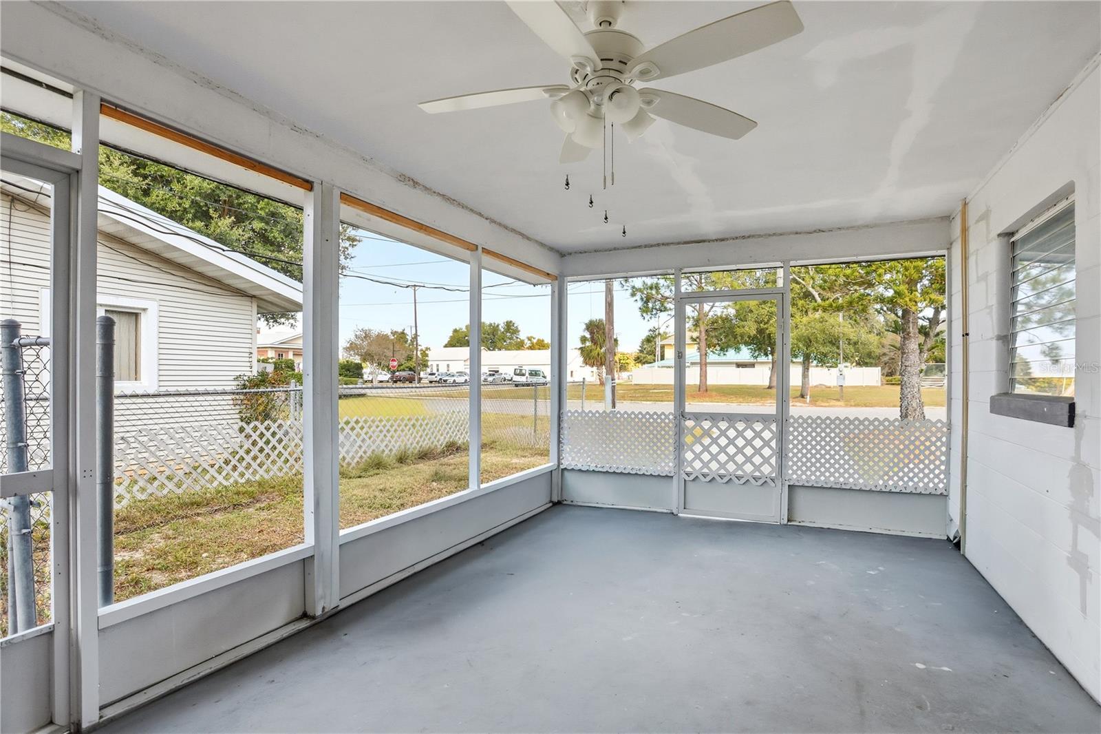 Image 21 of 39 For 225 Pomelo Street