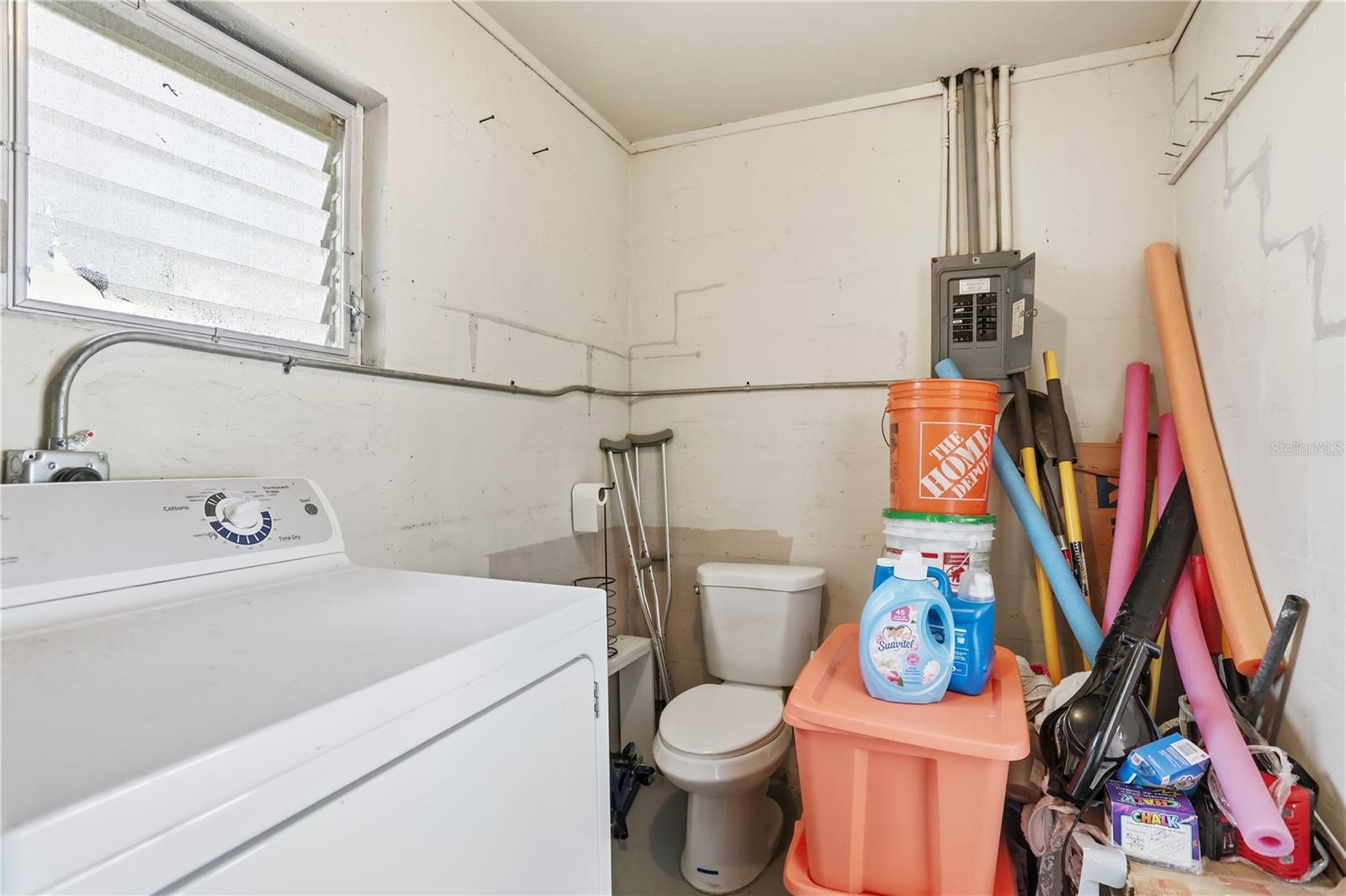 Image 24 of 39 For 225 Pomelo Street